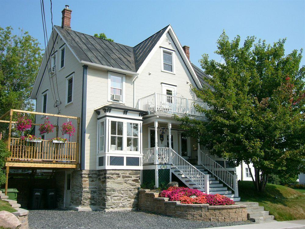 Auberge Marquis De Montcalm Sherbrooke Bagian luar foto