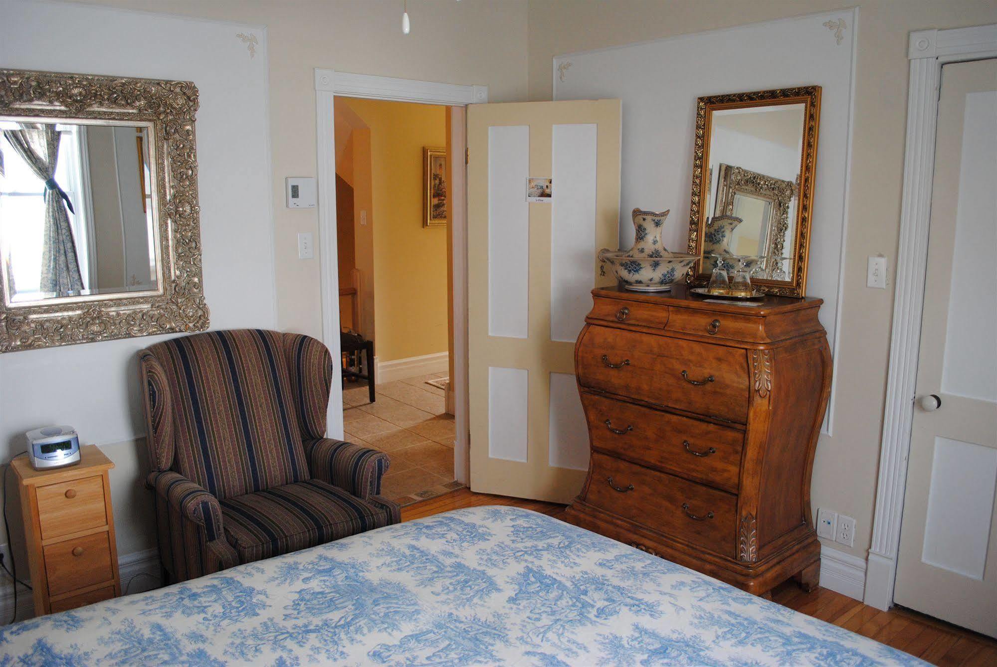 Auberge Marquis De Montcalm Sherbrooke Bagian luar foto