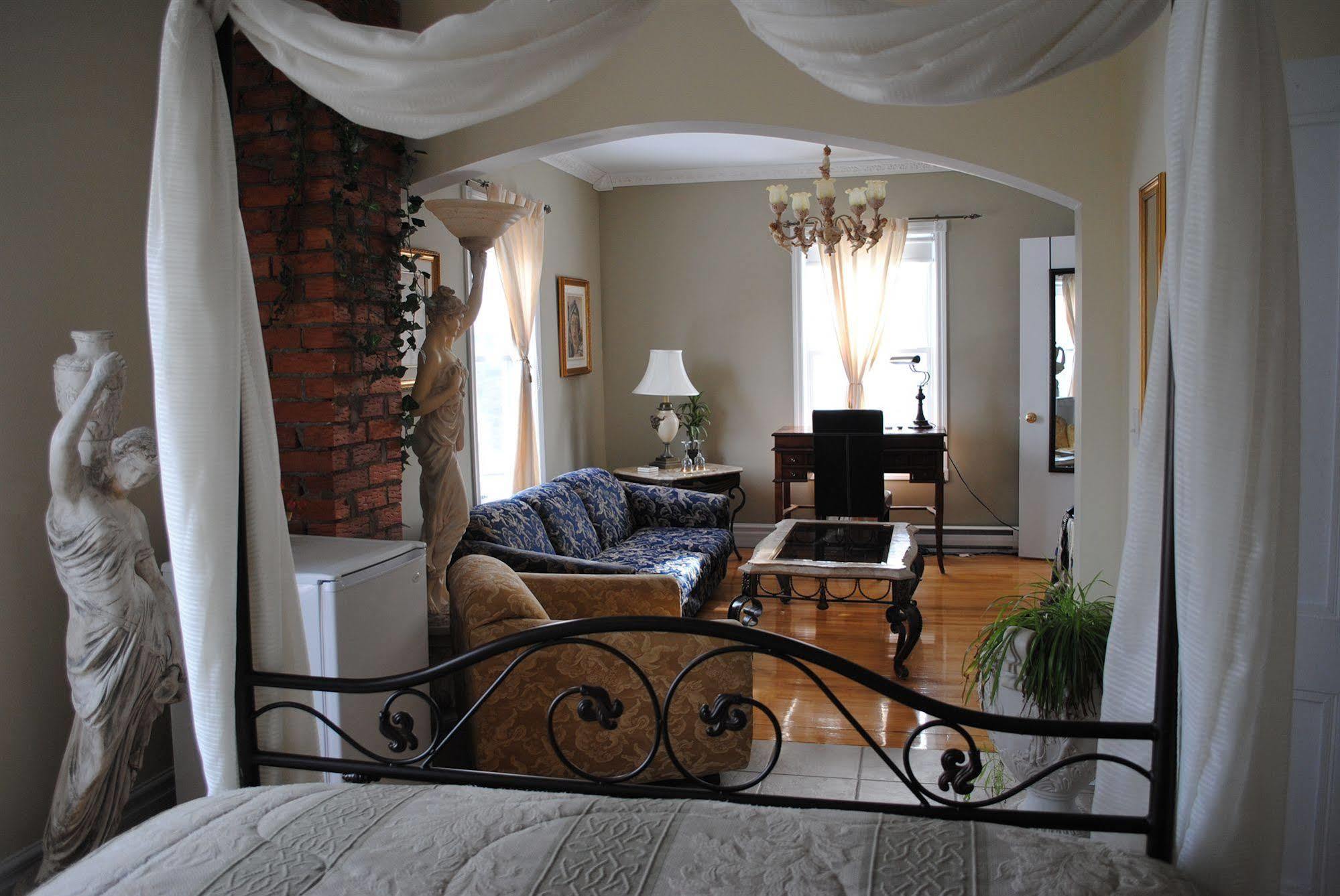Auberge Marquis De Montcalm Sherbrooke Bagian luar foto